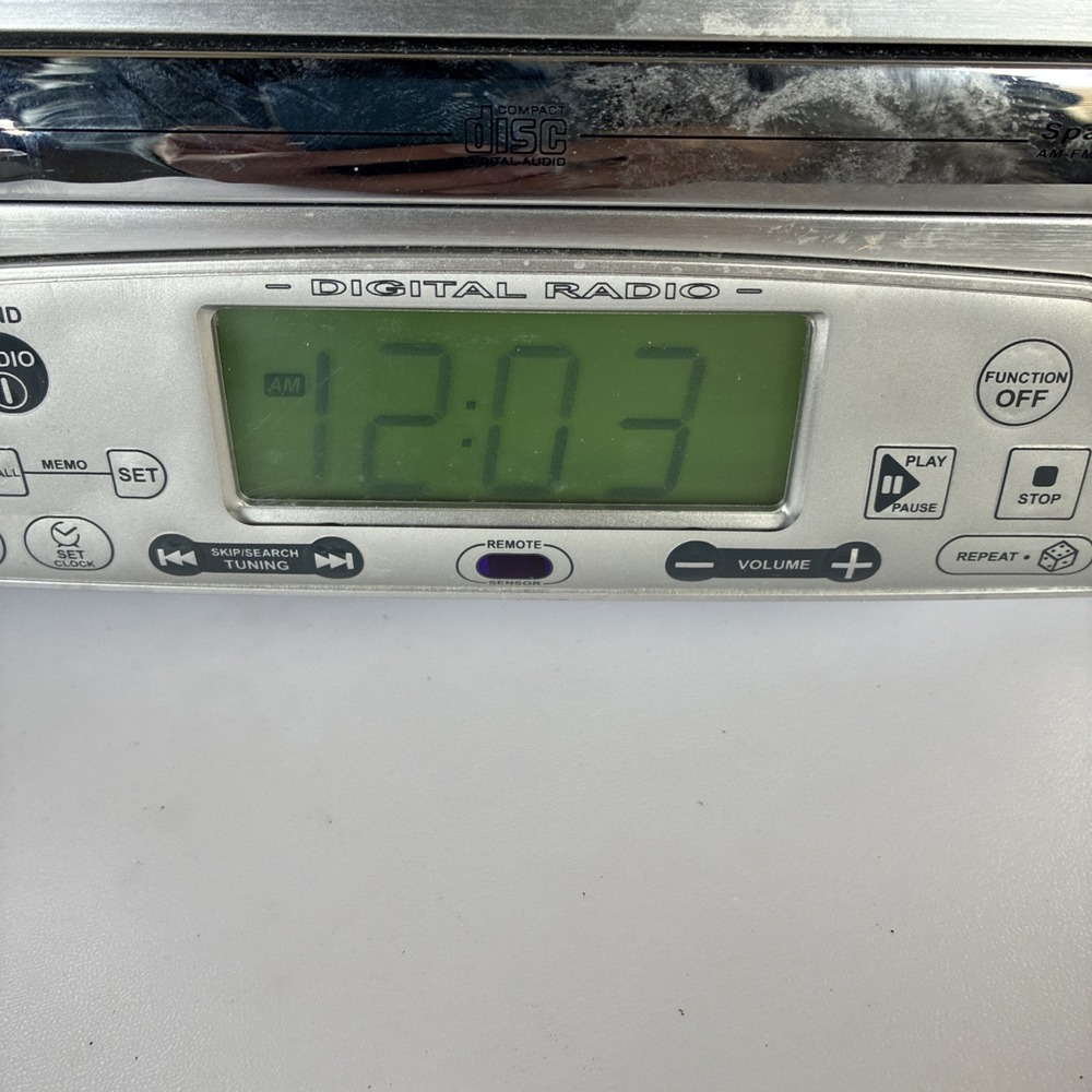 GE-Spacemaker 75292 CD Audio System- Vintage SILVER 2002 14x10.5x4"- WORKS